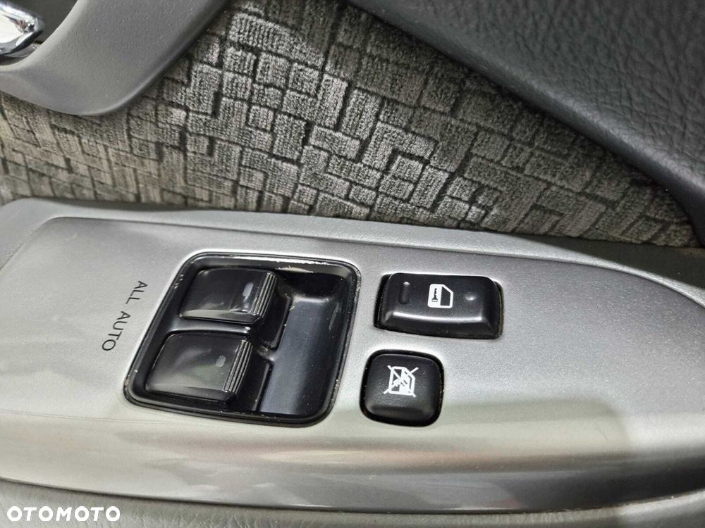 Toyota Land Cruiser - 18