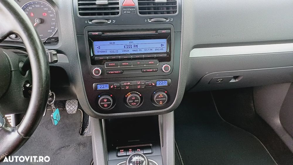 Volkswagen Golf 2.0 TDI Comfortline DPF - 15