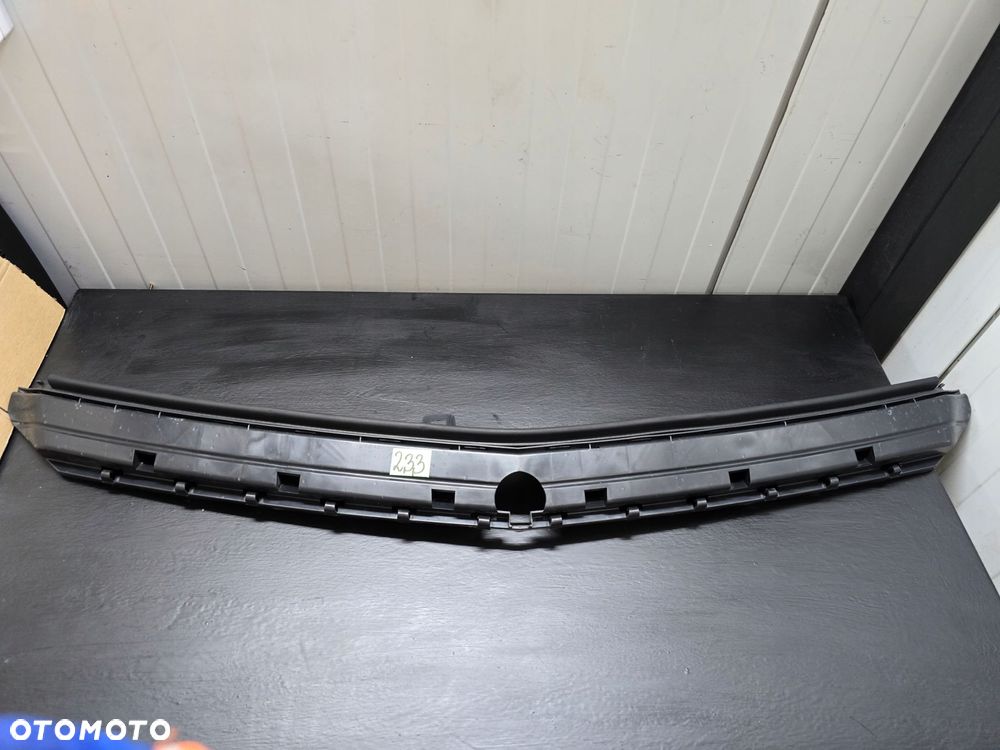 MERCEDES W246 MOCOWANIE GÓRNE ZDERZAKA PRZÓD Z USZCZELKĄ A2468850365 - 1