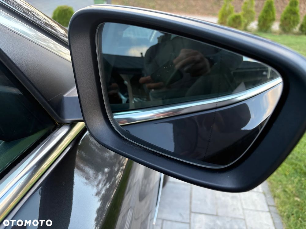 BMW Seria 5 520d Touring Luxury Line - 33