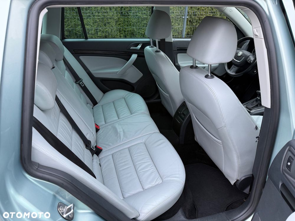 Skoda Octavia 2.0 TDI DPF L&K DSG - 22