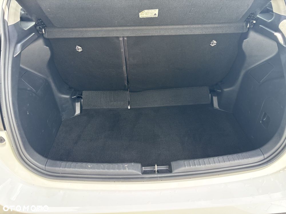 Toyota Yaris 1.5 Comfort CVT - 8