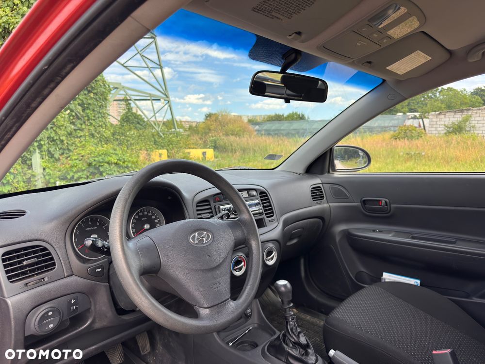 Hyundai Accent - 9