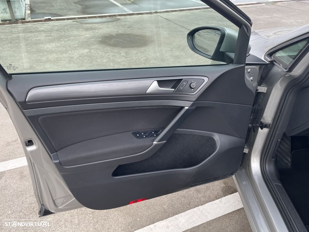 VW Golf 1.6 TDI Confortline - 27