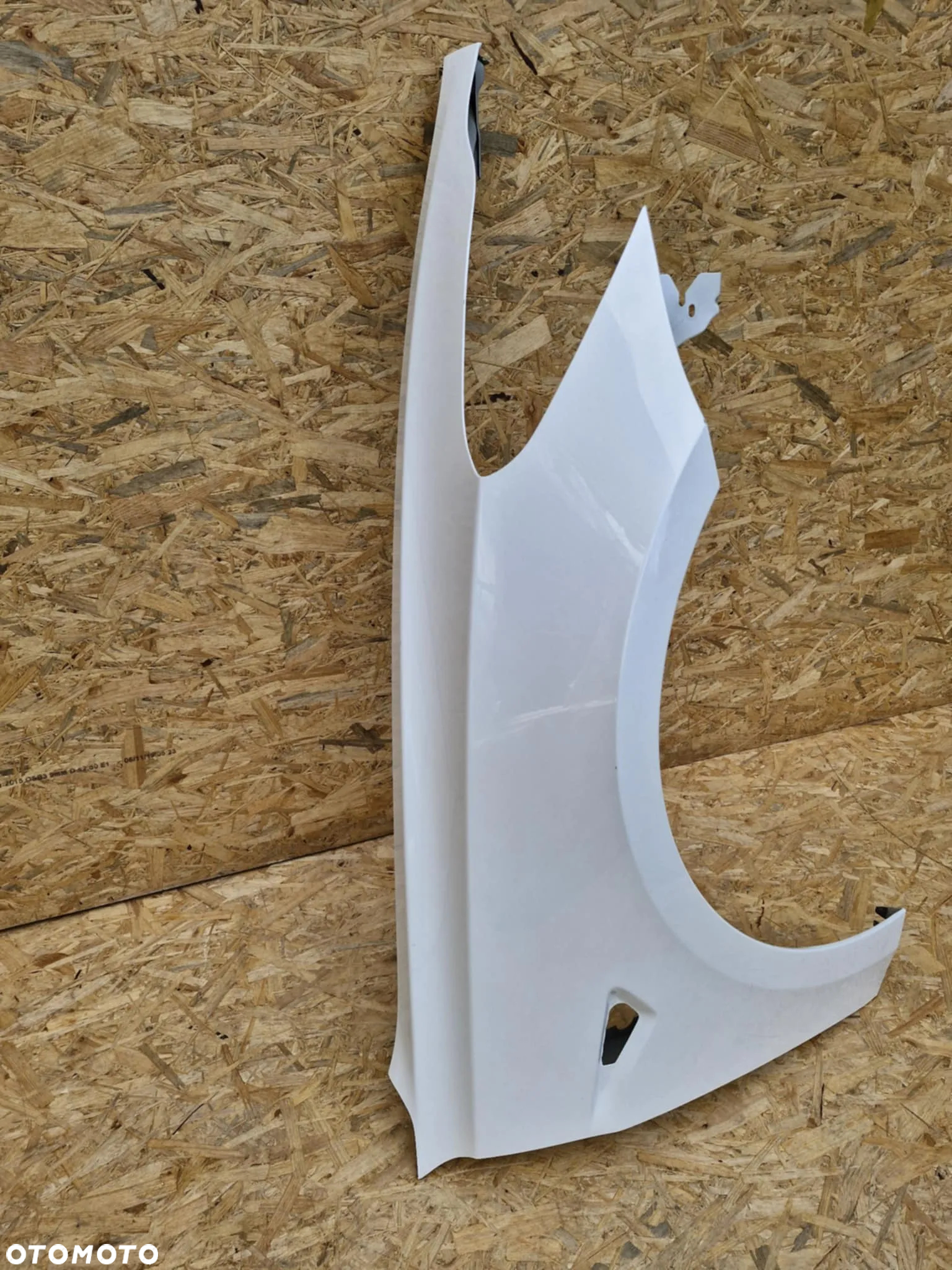TESLA MODEL 3 BŁOTNIK PRAWY PRZÓD 1097252-00-F - 2