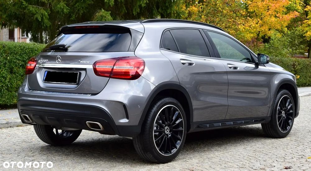 Mercedes-Benz GLA 220 4-Matic AMG Line - 22