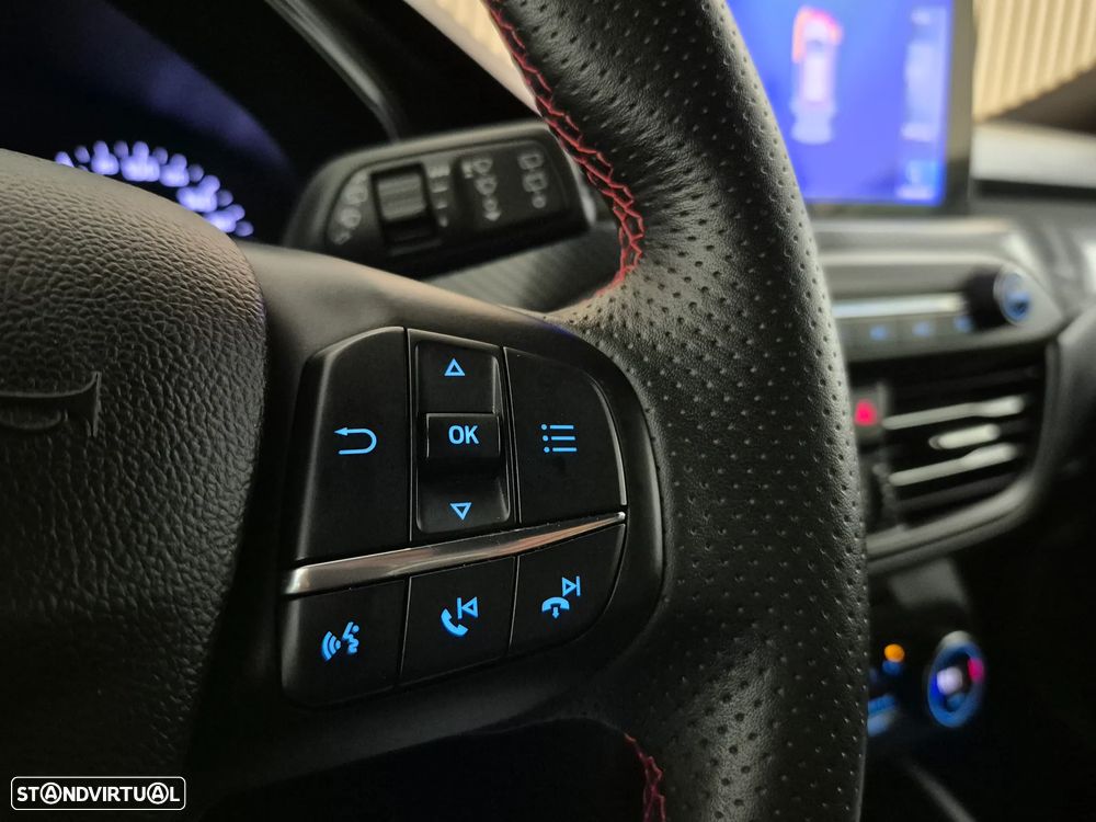 Ford Focus 1.5 TDCi ECOBlue ST-Line - 23