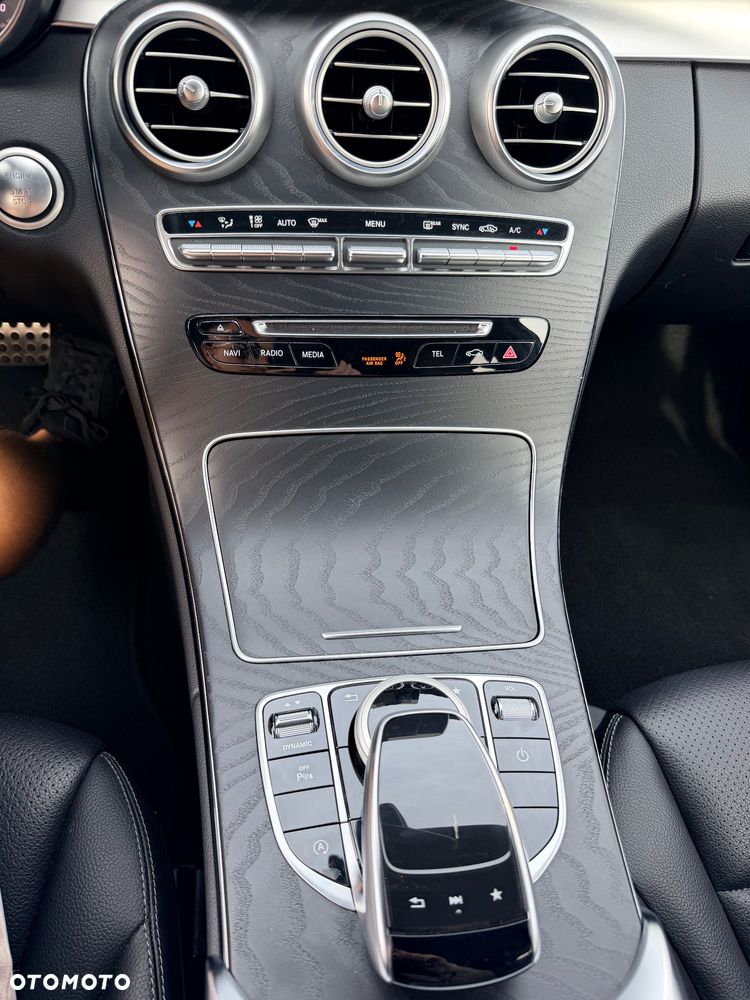 Mercedes-Benz Klasa C 200 4Matic 9G-TRONIC AMG Line - 21