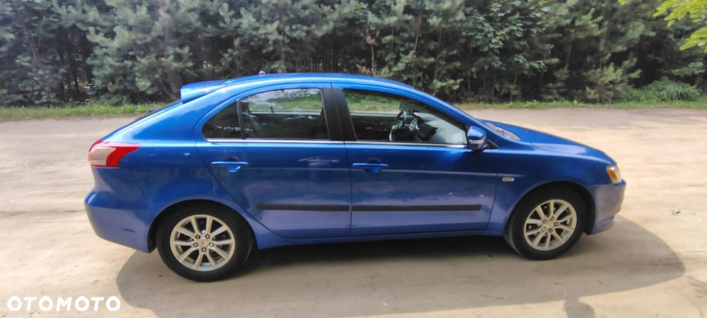 Mitsubishi Lancer 1.6 Invite - 4