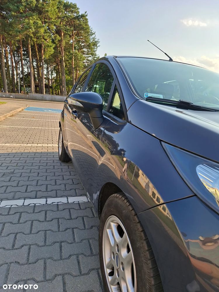 Ford Fiesta 1.4 Trend - 12