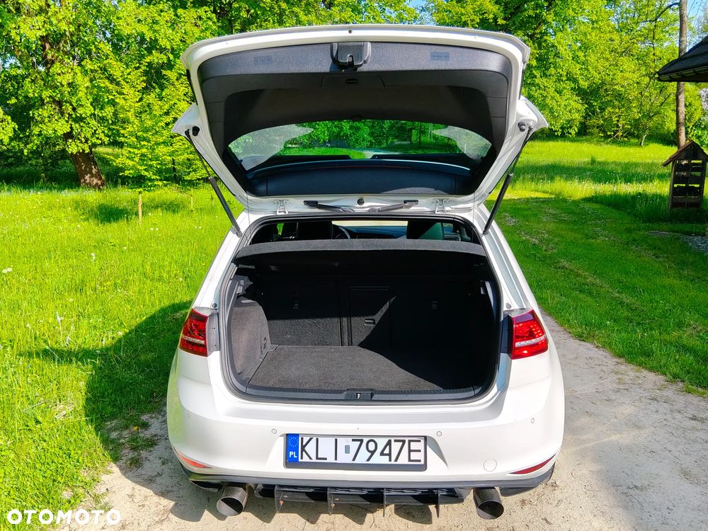 Volkswagen Golf - 15