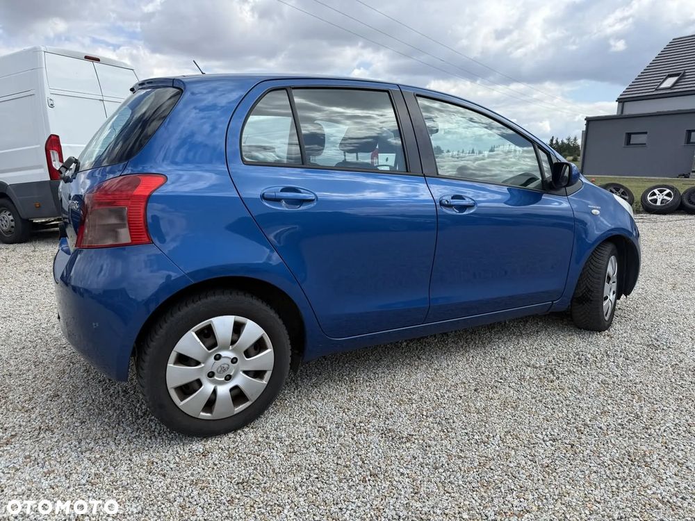 Toyota Yaris 1.3 VVT-i Multi Mode Sol - 4