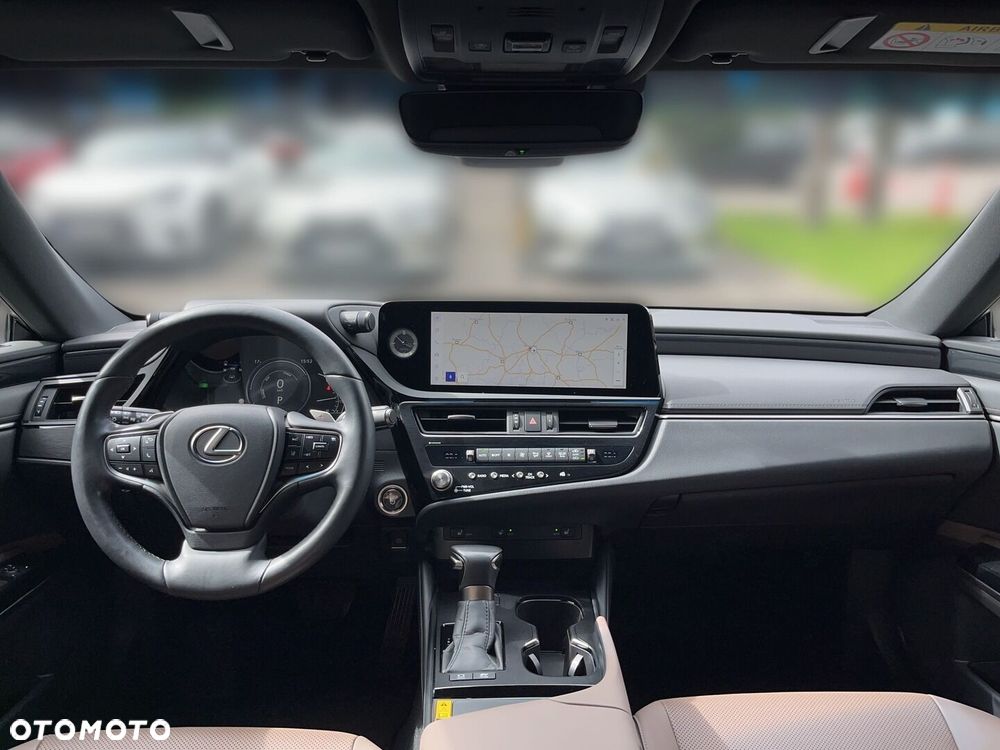 Lexus ES 300h Business Edition - 6