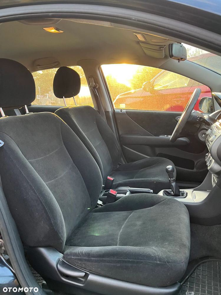 Honda City 1.4 Comfort - 11