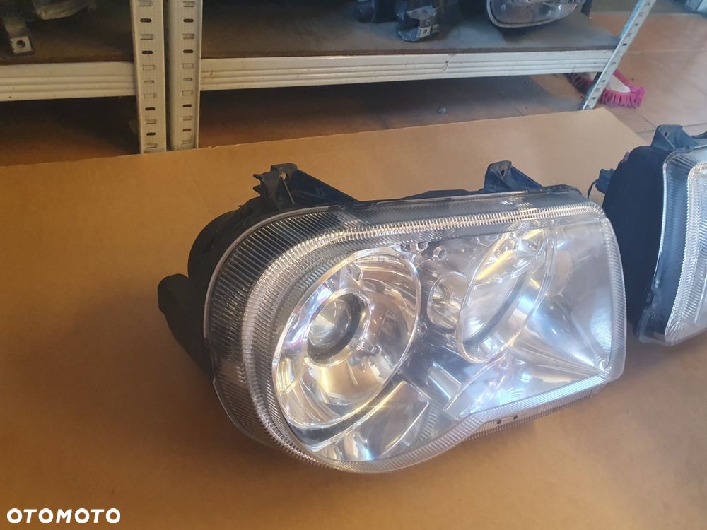 REFLEKTOR LEWY CHRYSLER 300C XENON EUROPA - 5
