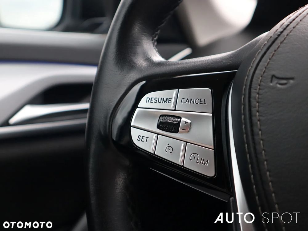 BMW Seria 5 518d mHEV - 19