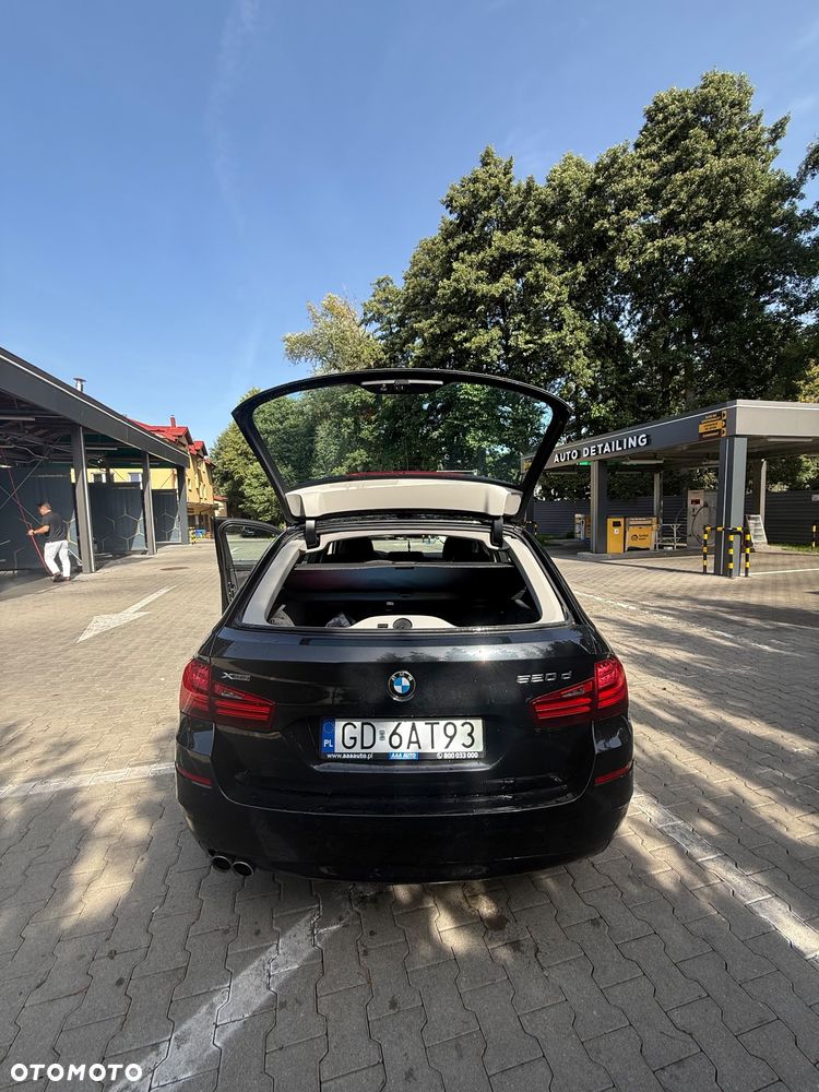 BMW Seria 5 520d xDrive - 9