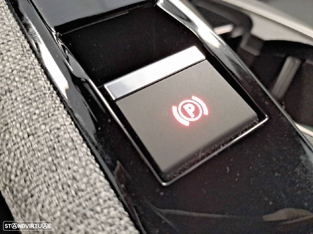 Peugeot 5008 1.2 Hybrid Allure e-DCS6 - 22