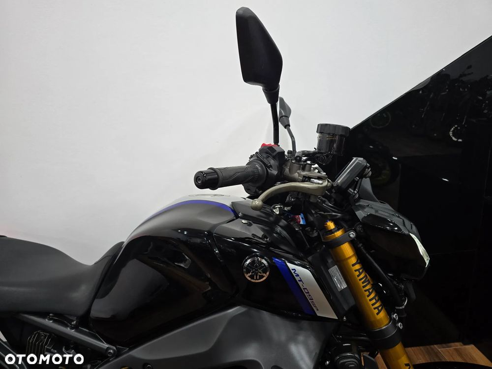 Yamaha MT - 28