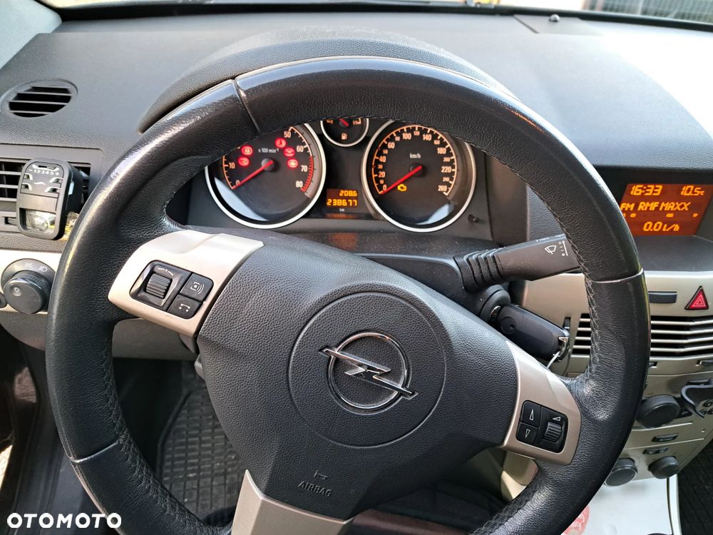 Opel Astra 1.6 - 9