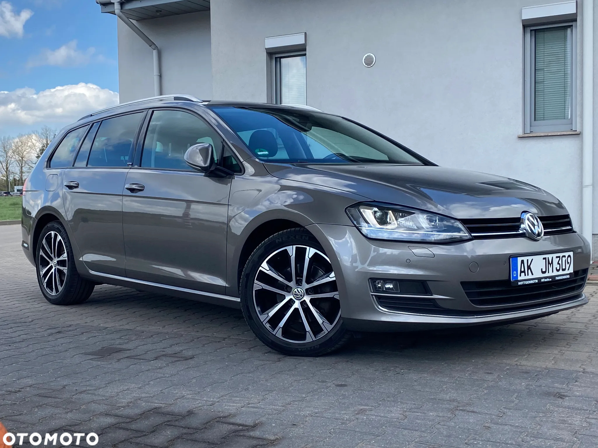 Volkswagen Golf - 11