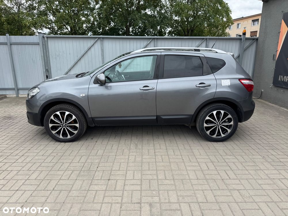 Nissan Qashqai - 2