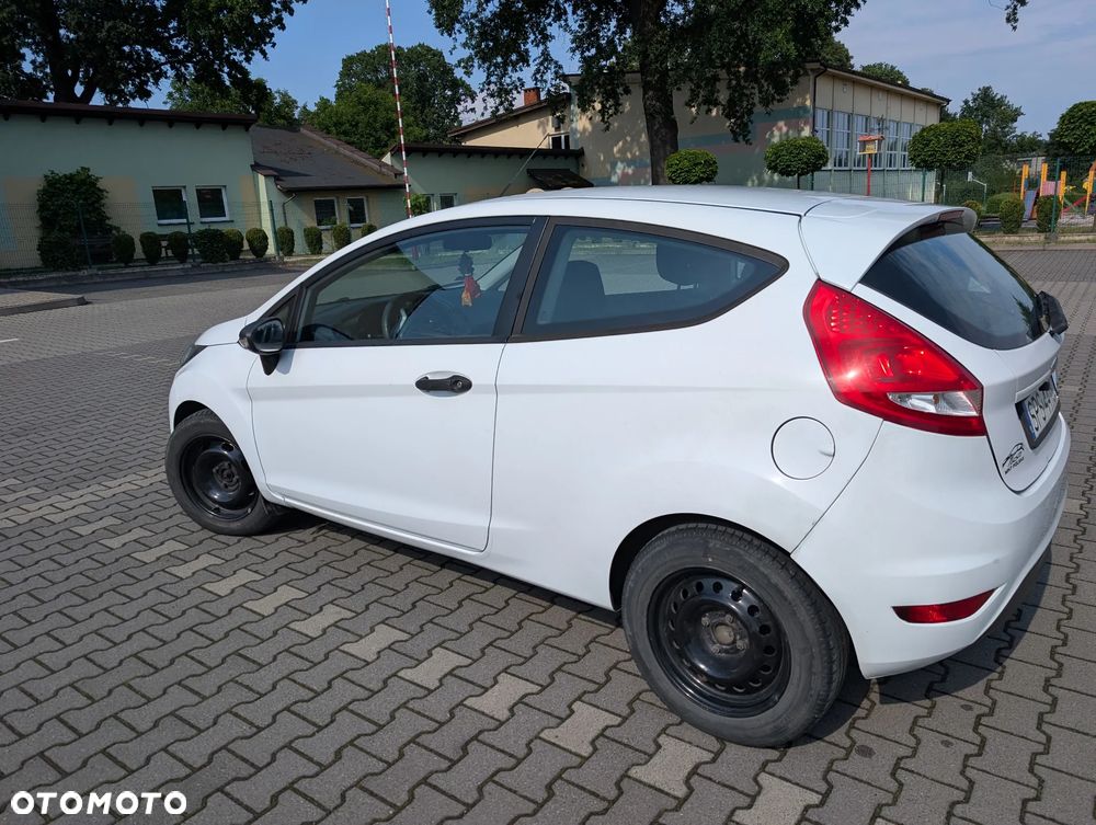 Ford Fiesta 1.4 TDCi Ambiente - 13