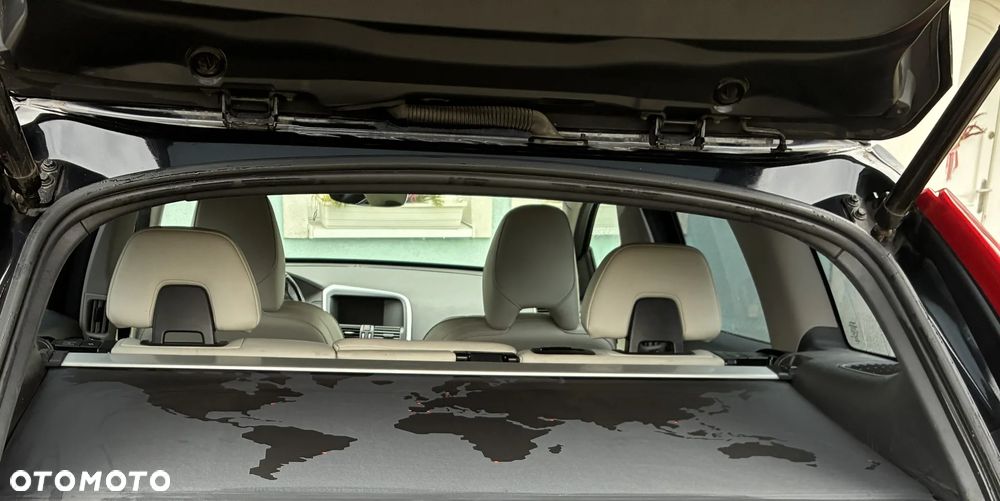 Volvo XC 60 D4 AWD Ocean Race - 10