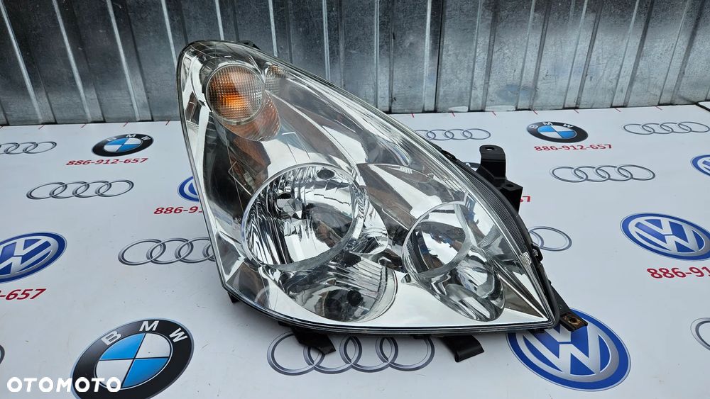 TOYOTA COROLLA VERSO II 2 2004-2007 Reflektor Prawy Lampa Prawa EUROPA KOMPLETNA ORYGINALNA IDEALNA - 1