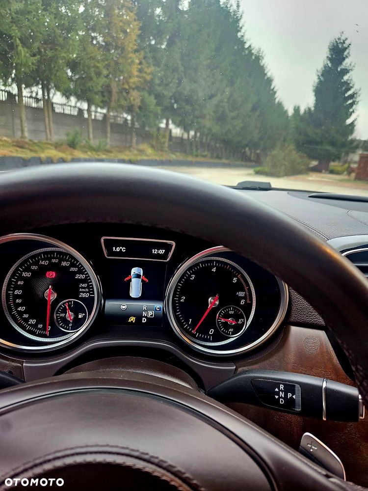 Mercedes-Benz GLS - 9