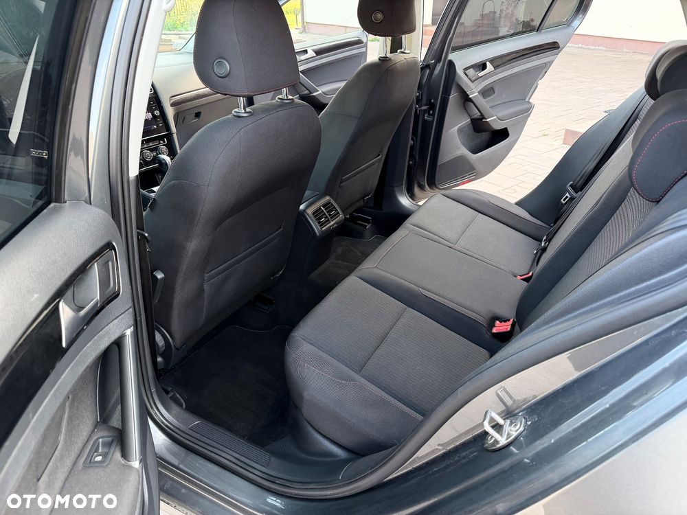 Volkswagen Golf 1.6 TDI DSG Sound - 26