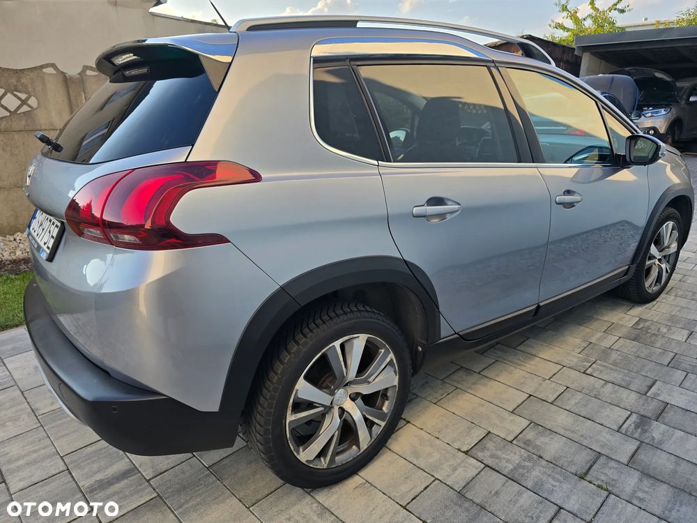 Peugeot 2008 1.2 PureTech Allure S&S - 17
