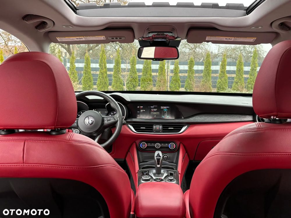 Alfa Romeo Stelvio - 13