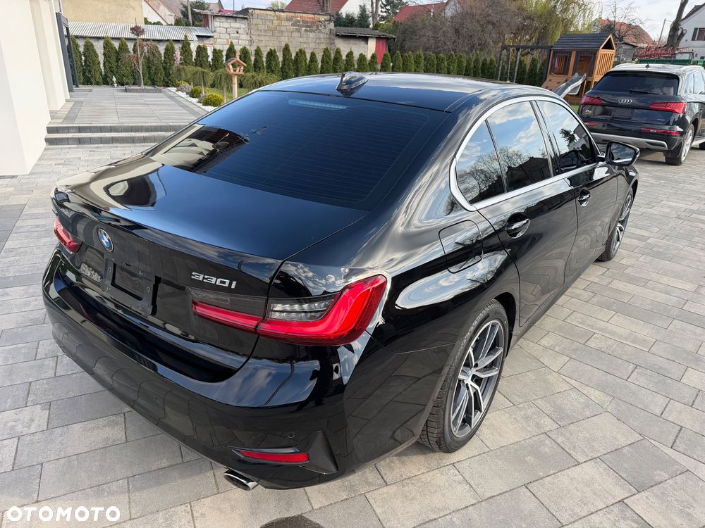 BMW Seria 3 330i xDrive - 4