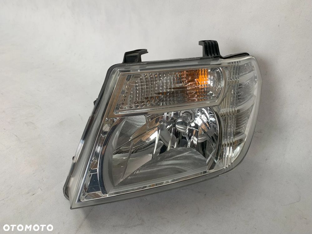 Nissan Navara D40 Pathfinder FL 10-13r Reflektor lewy lampa lewa Lift - 1