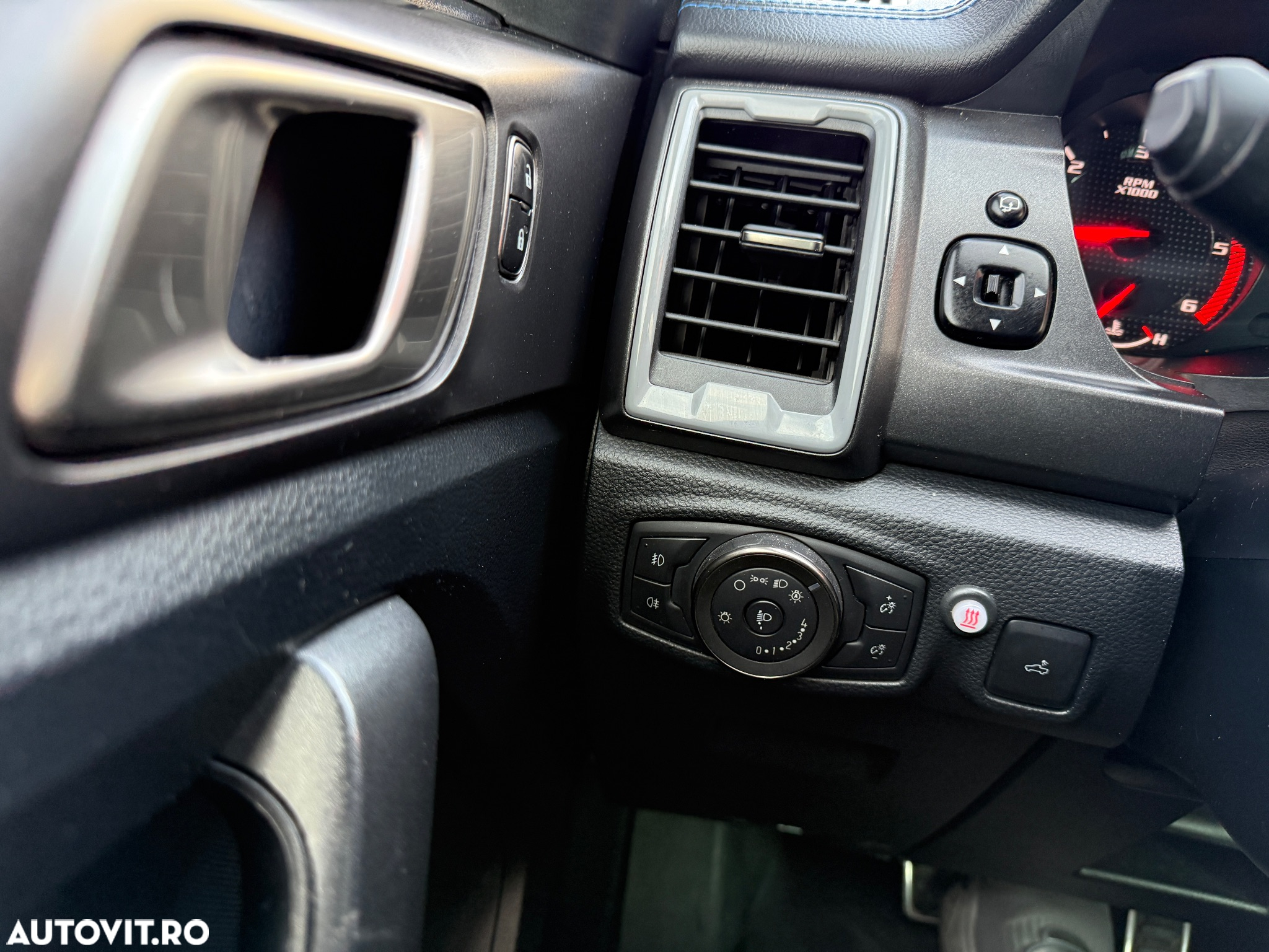 Ford Raptor - 36
