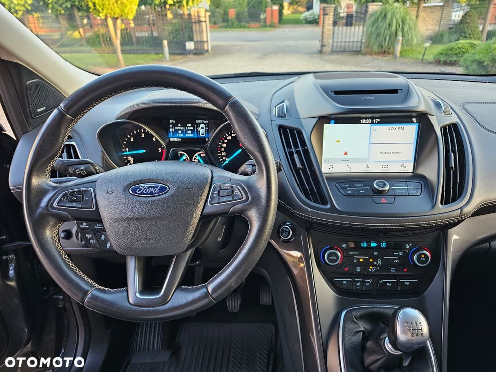 Ford Kuga 2.0 TDCi 4x4 Vignale - 36