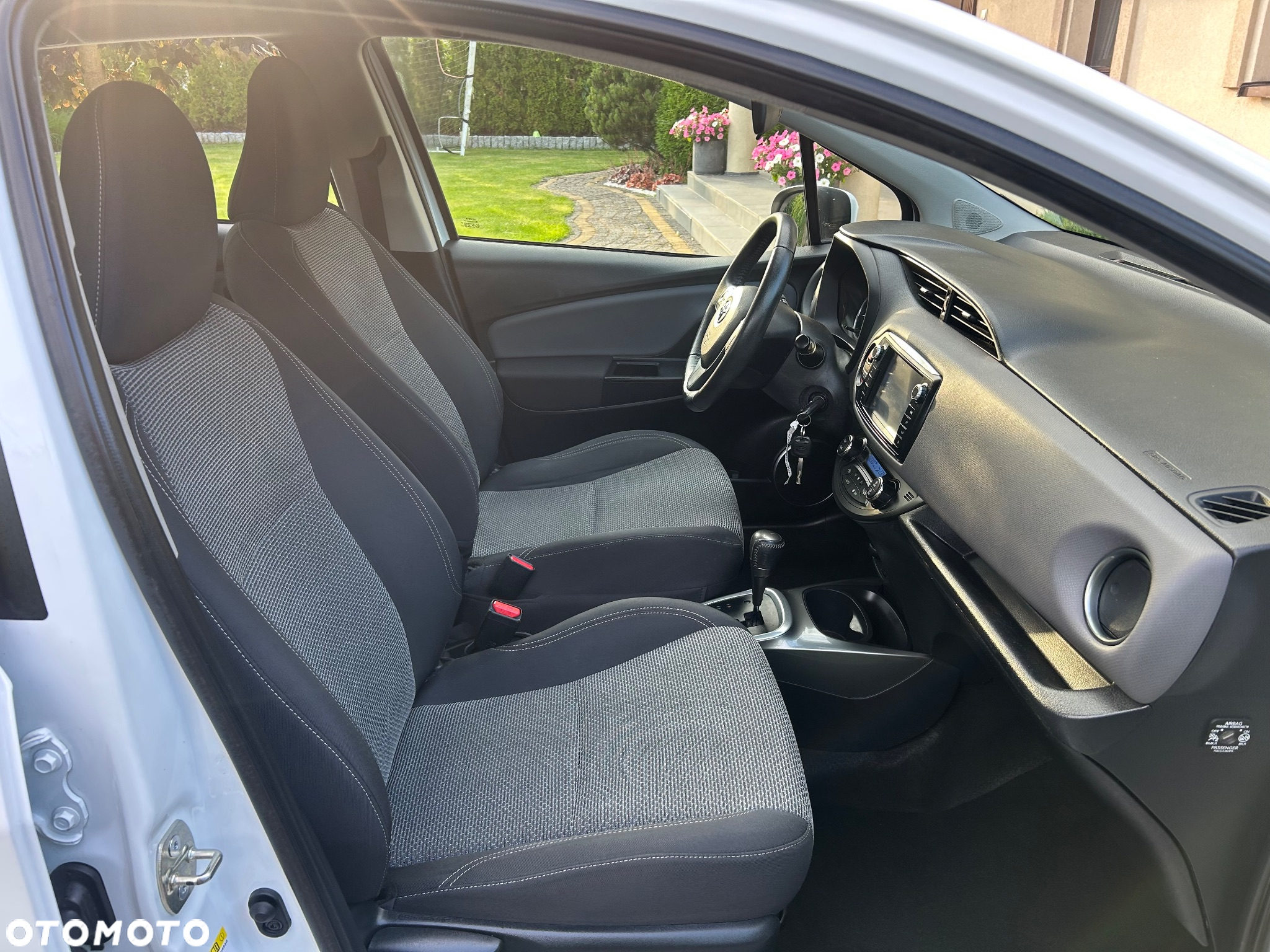 Toyota Yaris Hybrid 100 Premium - 31