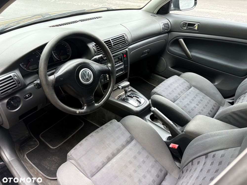 Volkswagen Passat - 17