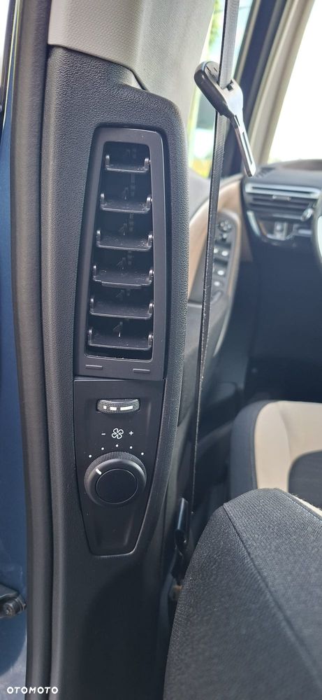 Citroën C4 Grand Picasso BlueHDi 150 EAT6 Business Class - 17