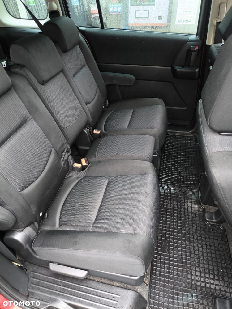 Mazda 5 - 6