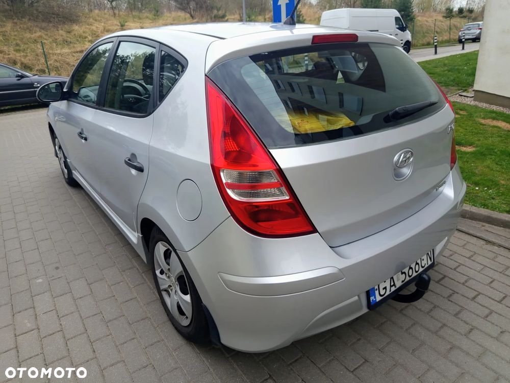 Hyundai i30 1.6 CRDi Base + - 4