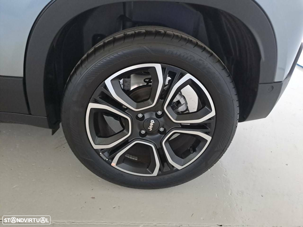 Jeep Avenger 1.2 GSE T3 Summit - 11