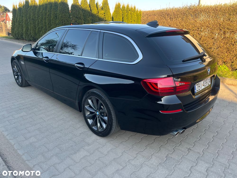 BMW Seria 5 525d xDrive - 4