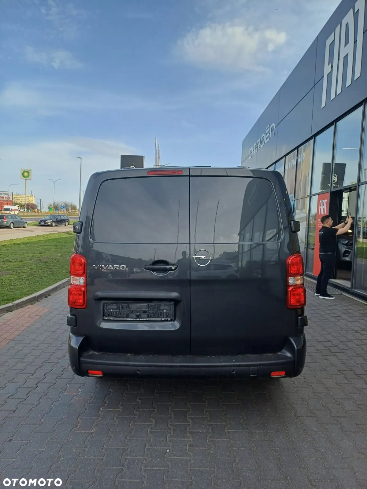 Opel VIVARO Brygadowy EXTRA LONG 2.0 diesel 144KM MT6 - 9