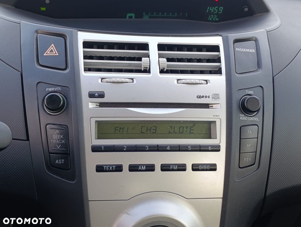 Toyota Yaris 1.3 Luna A/C - 11