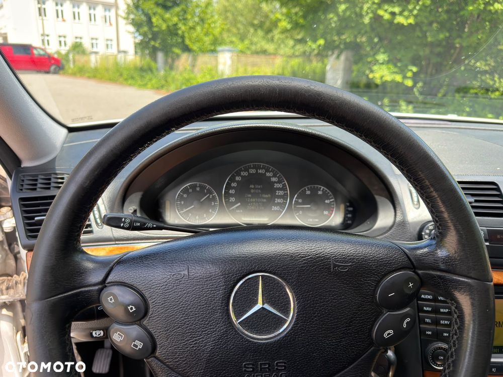 Mercedes-Benz Klasa E 320 CDI 4-Matic T Elegance - 21