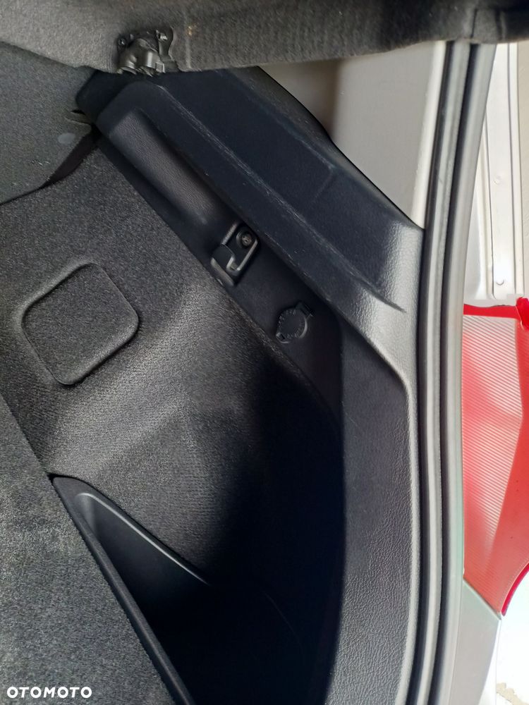 Toyota Auris 1.33 Dual-VVT-i START Edition - 29