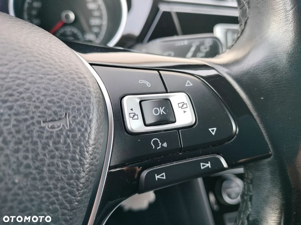 Volkswagen Touran 1.6 TDI SCR (BlueMotion Technology) SOUND - 12