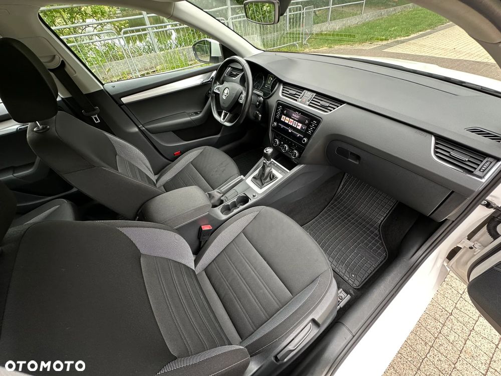 Skoda Octavia 2.0 TDI Premium Edition - 9